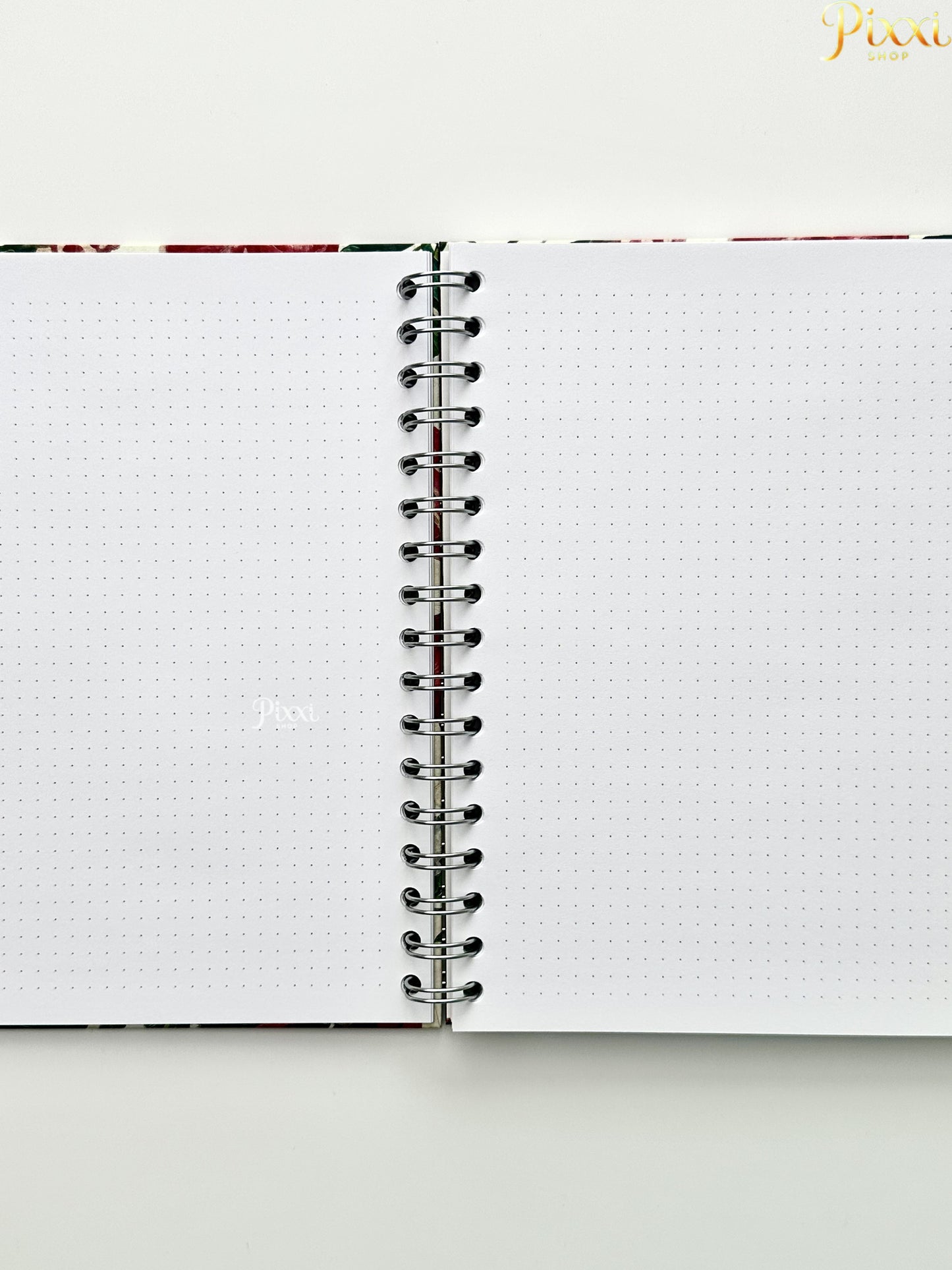 🌸 Victoria’s Journals Spiral Çiçek Desenli Noktalı Defter – Lastikli Kapak