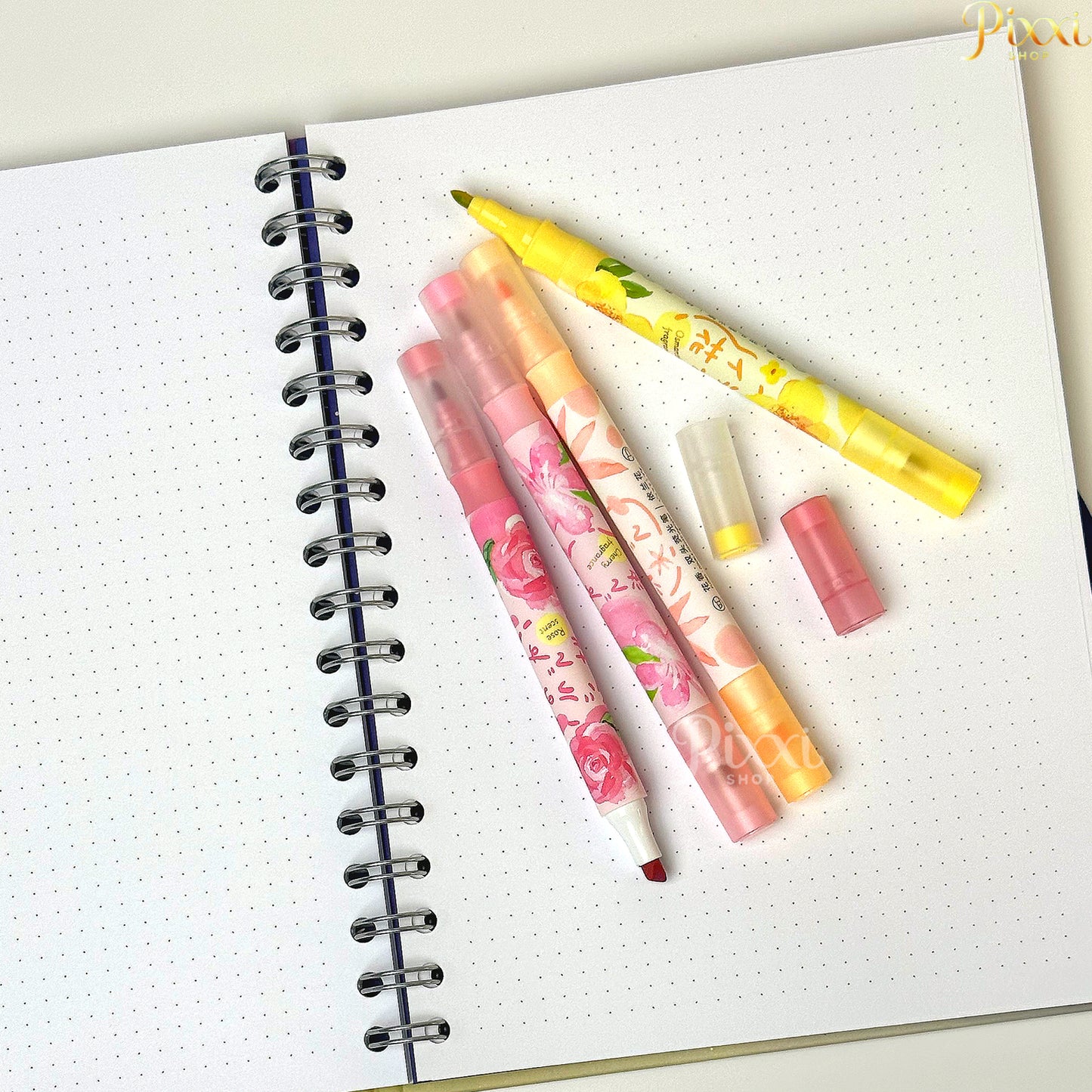 Gökyüzü Tasarımlı Sert Kapak Lastikli Defter