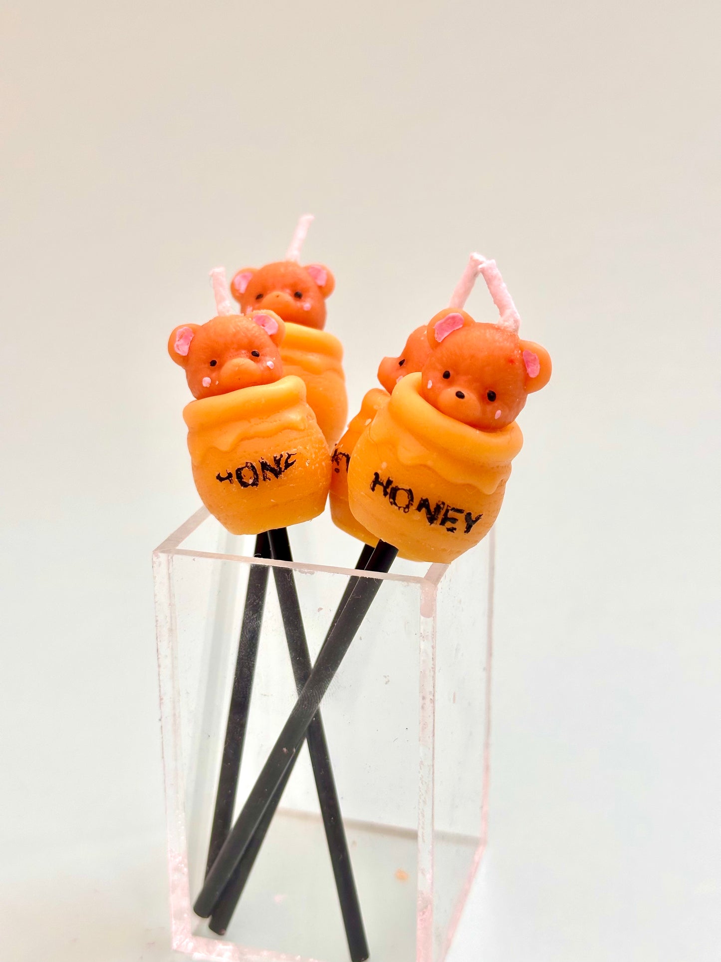 Bal Kovanındaki Ayıcık Çubuk Pasta Mumu